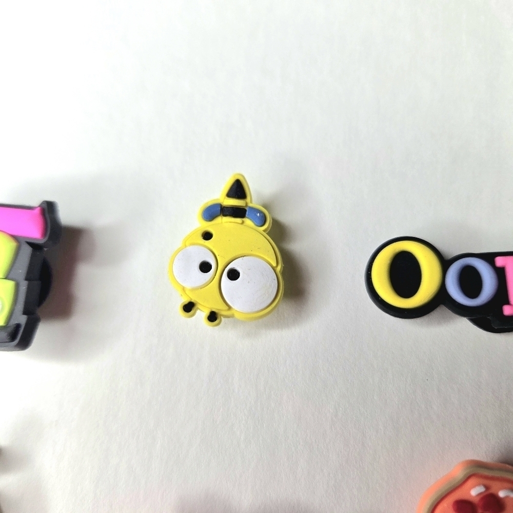 Crocs Jibits set of 9. - Picture 6 of 11